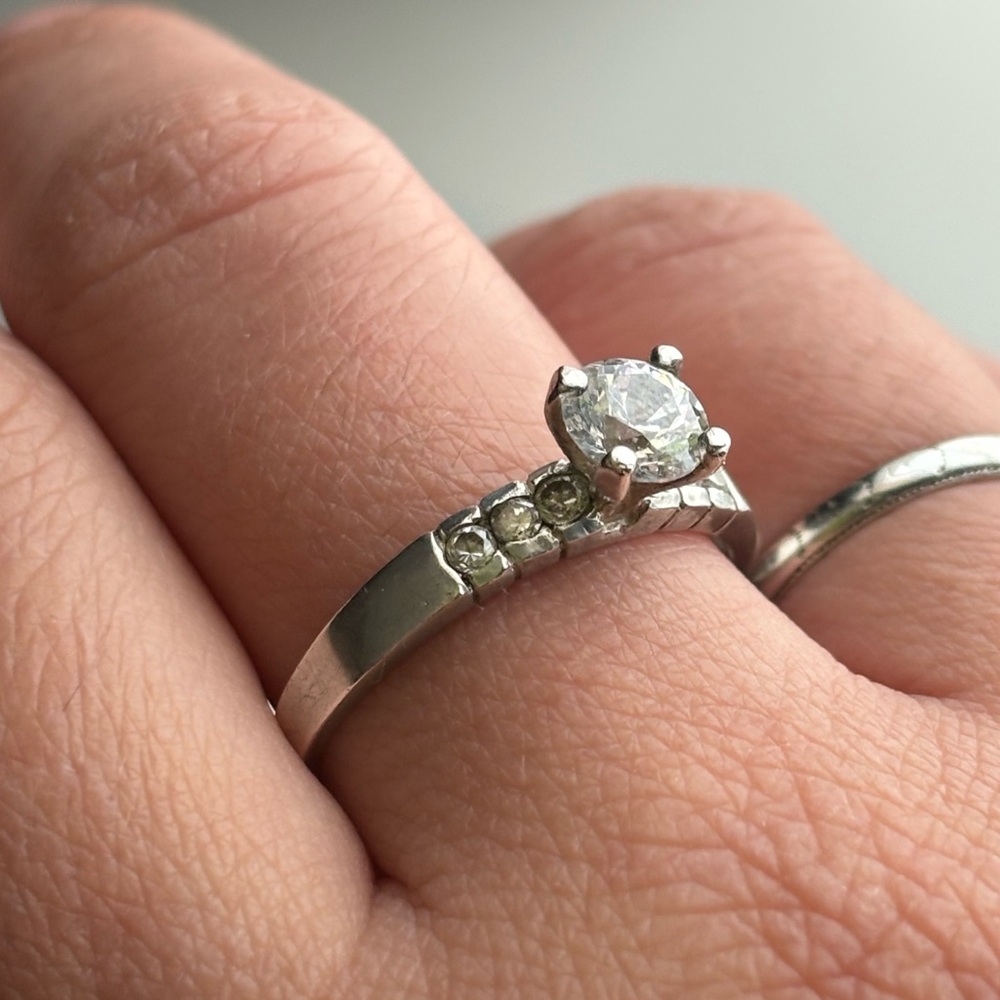 Sterling Silver Crystal Ring 925 - Picture 4 of 16